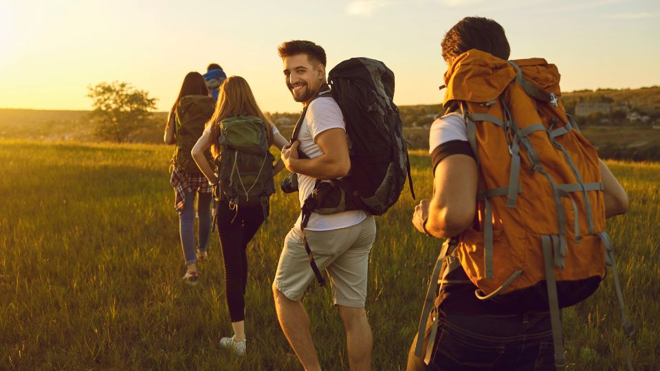 Panduan Backpacking untuk Pemula: Tips Perjalanan Hemat dan Seru