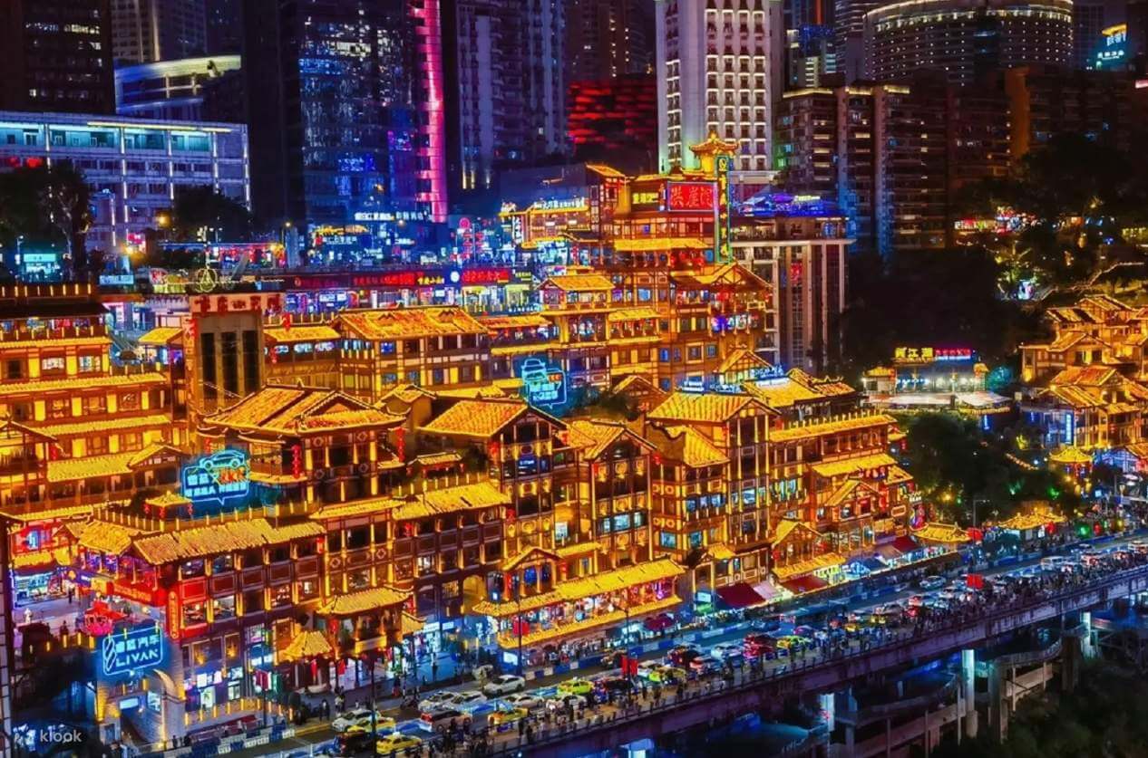 Eksplorasi Sisi Unik China: Menikmati Kota Chongqing dan Keindahan Alam Zhangjiajie